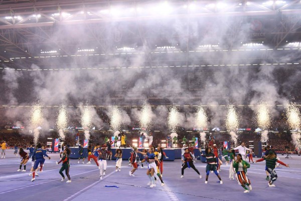 Black Eyed Peas amenizó el espectáculo sin Fergie