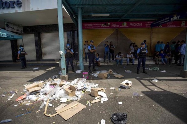 Comerciantes frenan los intentos de saqueos en medio de la crisis en Nicaragua