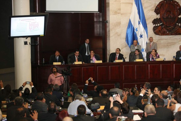 Reelección se reglamentará hasta el próximo año: Oliva