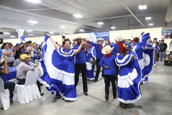 San Pedro Sula se pinta de azul con la gran convención