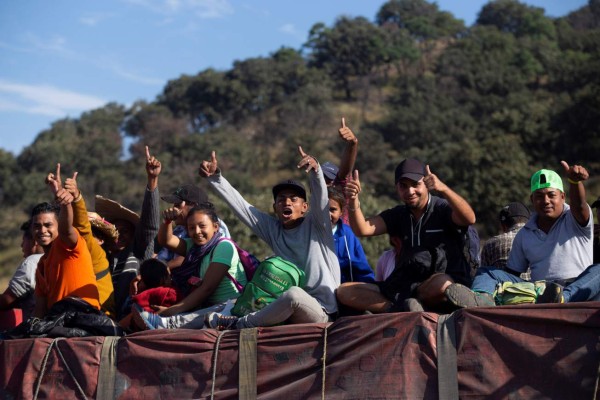Primer grupo de migrantes de caravana llega a Tijuana