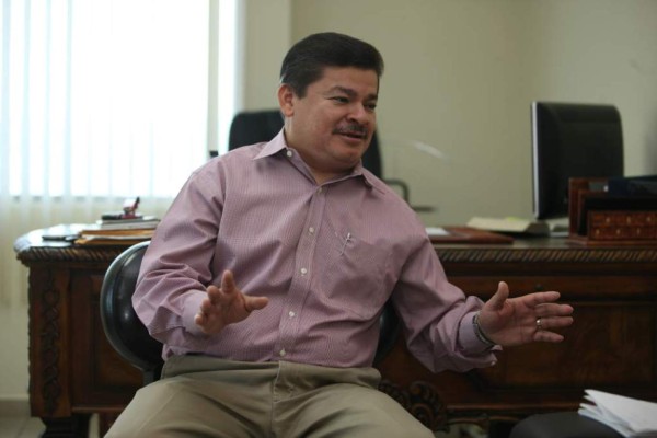 Diputado pide condonar intereses moratorios por servicio de energía eléctrica