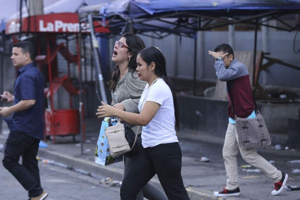 Turbas causan terror en la tercera avenida de San Pedro Sula