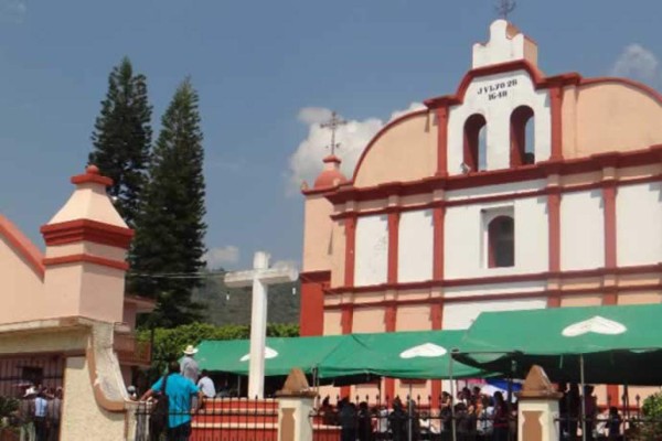 Feligreses de Lepaera exigen expulsión de cura