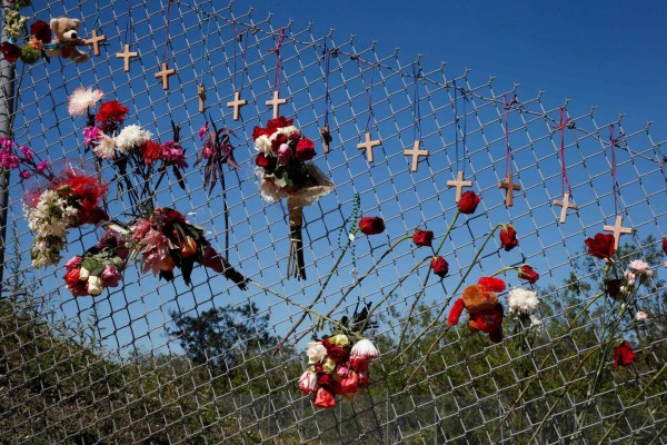 FBI admite fallas en investigar denuncia sobre tirador de Florida