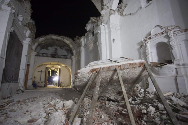 Iglesias y edificios coloniales en Puebla y Morelos quedan reducidos a escombros