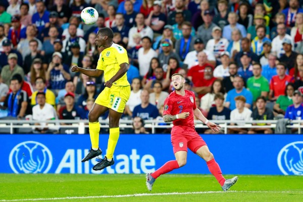 Estados Unidos golea a Guyana en su debut de Copa Oro