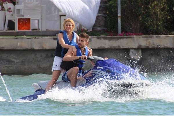 Agarran fuerza rumores de que Shakira está embarazada