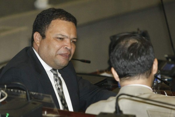 Proponen cambiar nombre de corruptos a escuelas públicas