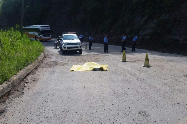 Encuentran cadáver con pasamontañas a orilla de carretera CA-4 en Copán