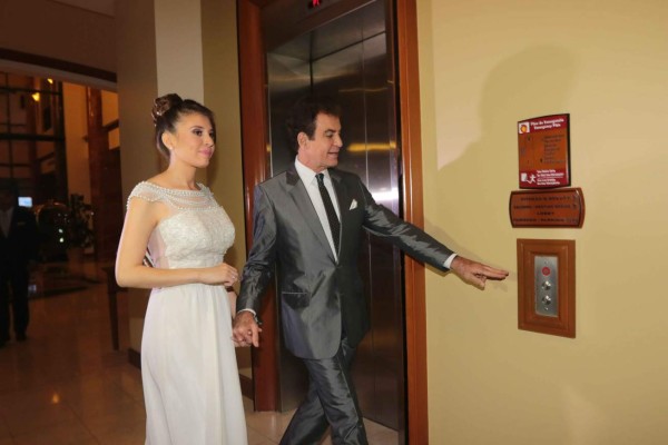 Salvador Nasralla: 'Me siento feliz de haberla conocido y casarme'