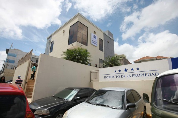 Así ingresó Banco Atlántida a El Salvador