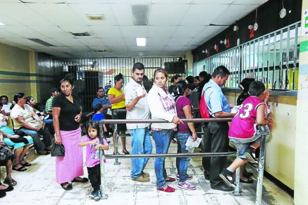 Pacientes del Hospital Escuela reciben citas médicas para 2015