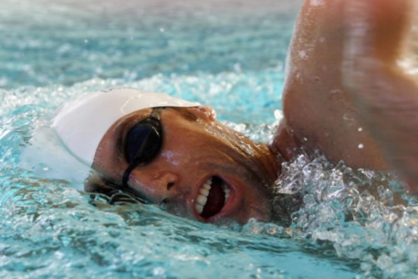 Hackett va por una tripleta dorada histórica en Pekín