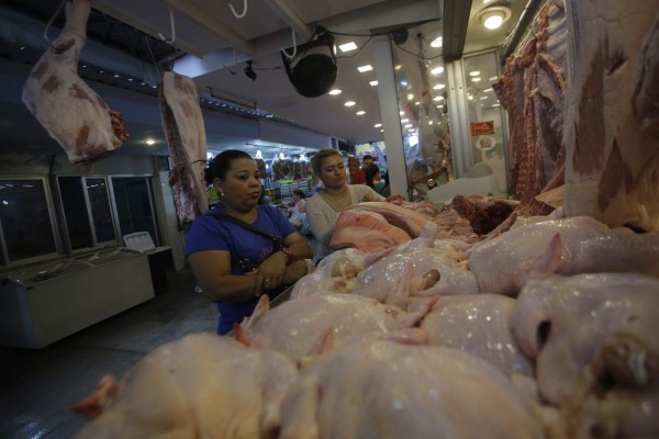 Mercados están abastecidos de productos, faltan clientes