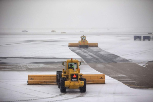 En fotos: La fuerte nevada que paraliza el noroeste de EUA