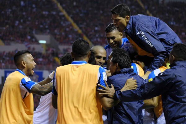 Costa Rica clasifica al Mundial y deja a la deriva a Honduras