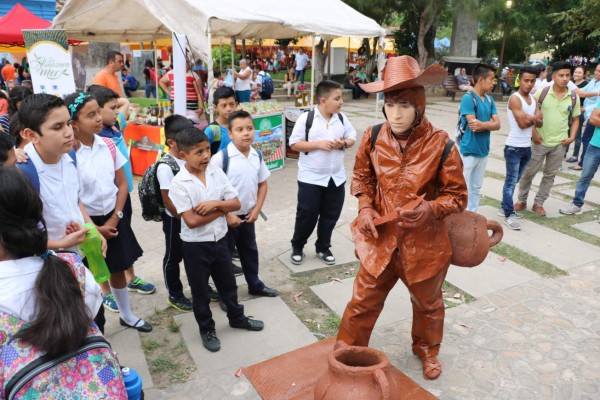 Gracias Convoca reúne a más de 200 artistas nacionales