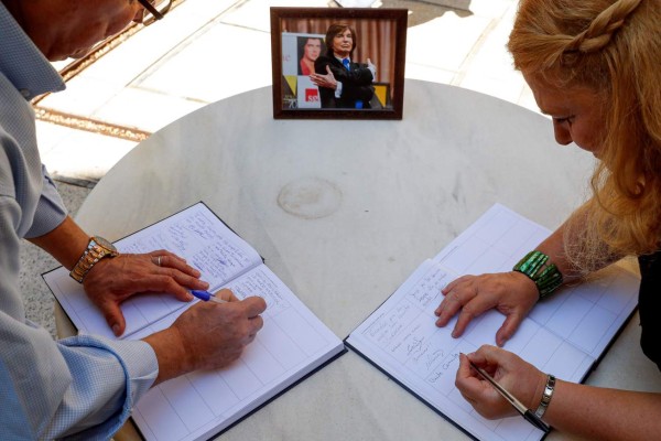 Masivo último adiós a Camilo Sesto en España