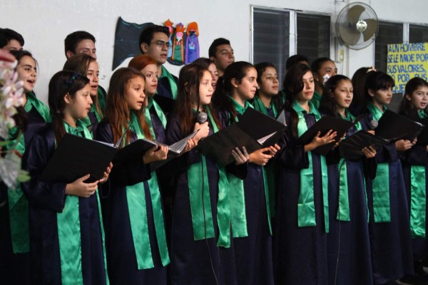 Al unísono promueven la bondad en Navidad