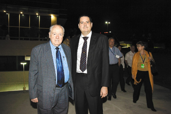 Fiesta catracha en jardines de Altia