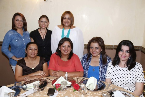 Almuerzo para festejar a las madres