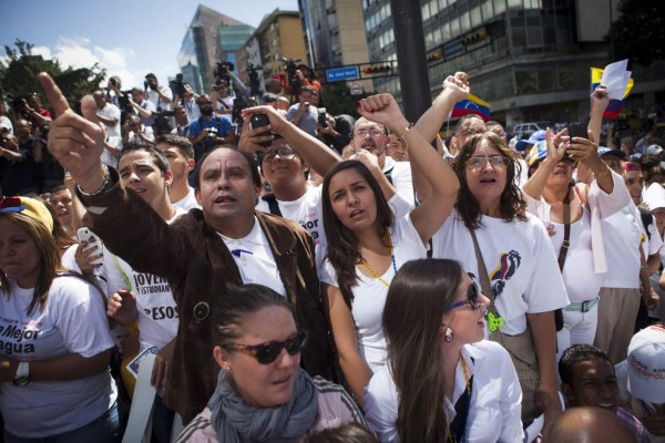 Venezolanos exigen a Maduro libertad de Ledezma