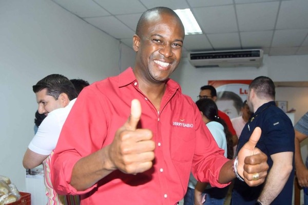 Jerry Sabio lidera elecciones por alcaldía de La Ceiba