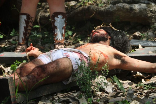 Dramatismo al revivir el tormento del Hijo de Dios