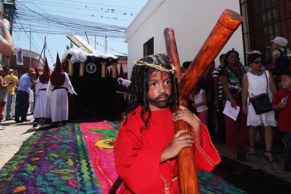 Alfombras, fe y tradiciones en Comayagua