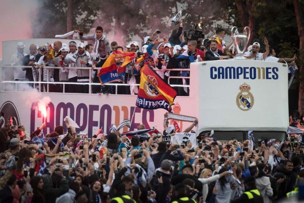 Real Madrid celebra la Undécima con sus aficionados en Cibeles