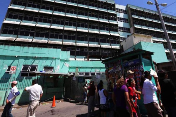 Trasladan al Hospital Escuela y al Seguro Social a heridos en accidente