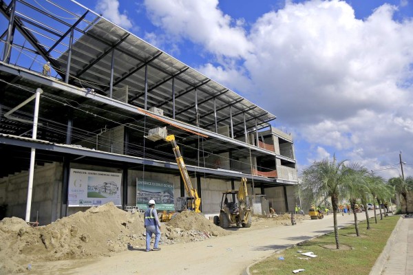 Nuevas plazas y torre de usos mixtos se construyen en San Pedro Sula