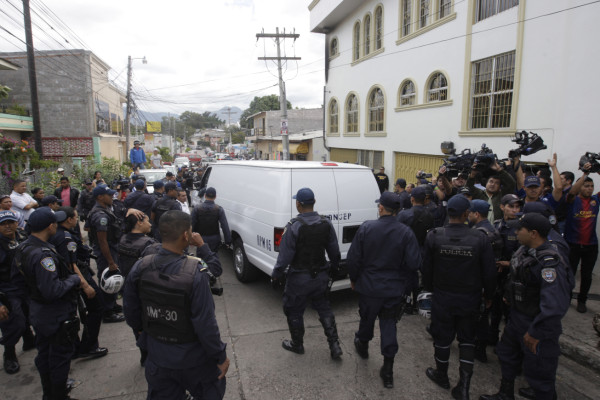 A prisión 4 policías por ataque a universitario