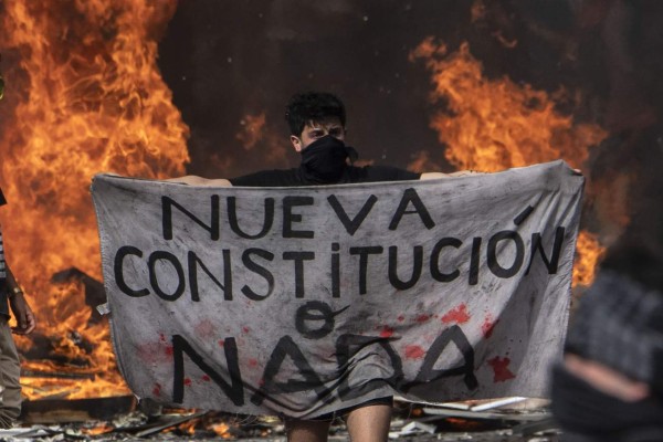Aumentan a 18 los muertos en protestas en Chile, un niño entre los fallecidos