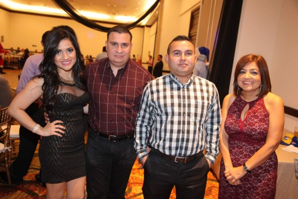 Corinsa celebra su cena de Navidad