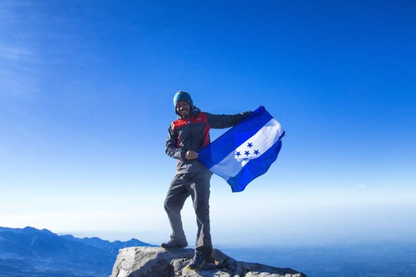 Cada vez más hondureños se aventuran al alpinismo