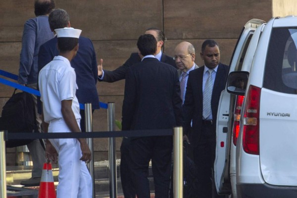 Oposición pone condiciones para negociar con Nicolás Maduro