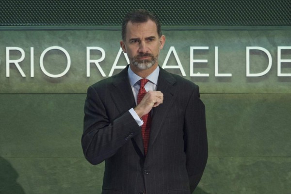 El rey de España se baja el sueldo