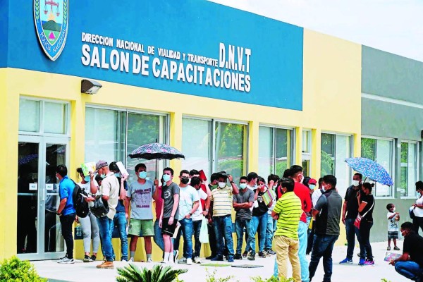 Decomisan más de 1,100 licencias de conducir por accidentes de tránsito