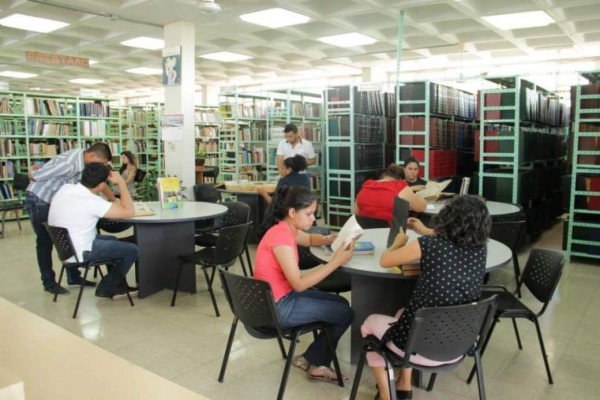 Alaban remodelación en Unah-vs