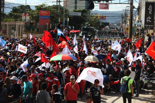 Domingo de varias marchas pacíficas en apoyo a Nasralla