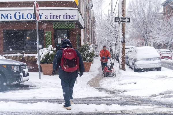 La tormenta de nieve en el noreste de EEUU deja al menos tres muertos