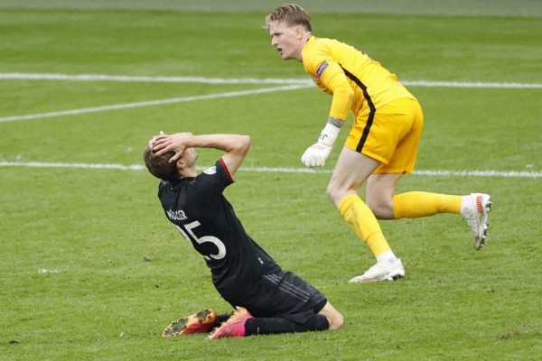 Germany's forward Thomas Mueller reacts after a missed chance during the UEFA EURO 2020 round of 16 football match between England and Germany at Wembley Stadium in London on June 29, 2021. (Photo by JOHN SIBLEY / POOL / AFP)