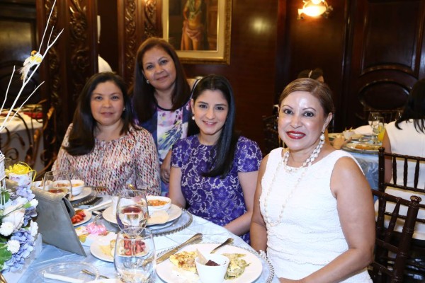 Mañana de alegría y emoción maternal