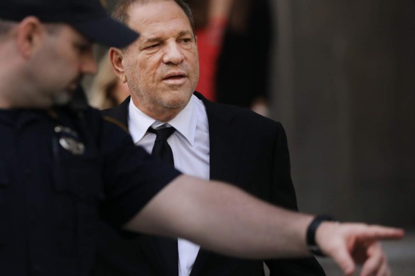 Aplazan juicio contra Weinstein por una tercera mujer dispuesta a atestiguar