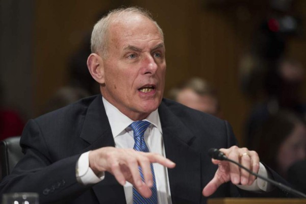 El jefe de gabinete de la Casa Blanca llamó 'idiota' a Trump, según NBC News