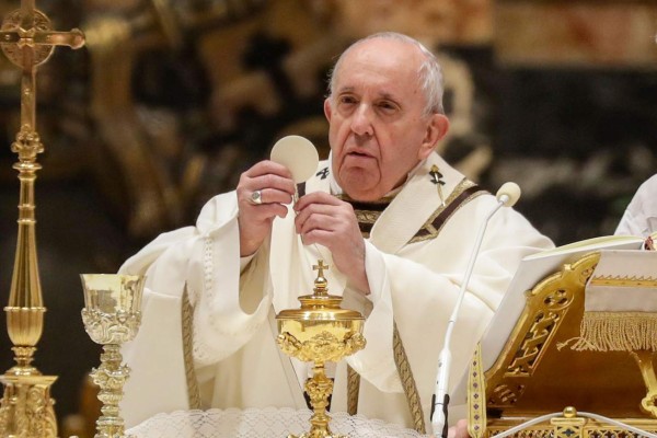 El Papa recibe segunda dosis de vacuna contra el covid y queda inmunizado