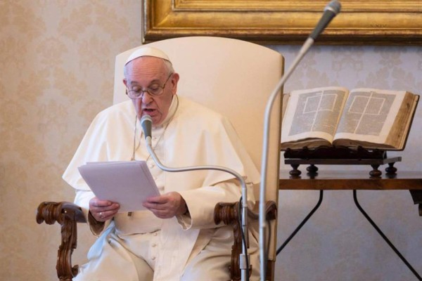 El papa Francisco llama a que no se utilicen las religiones 'para crear odio'