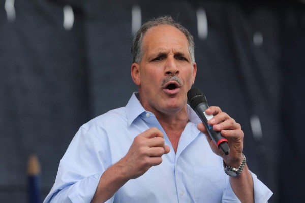 'Te queremos como candidato papi, apúrese' le pide Tito Asfura a JOH